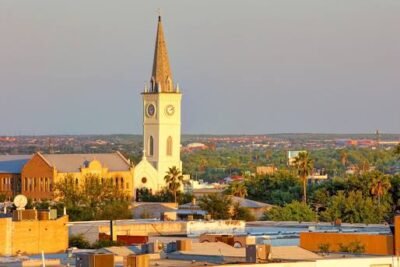iglesias en laredo